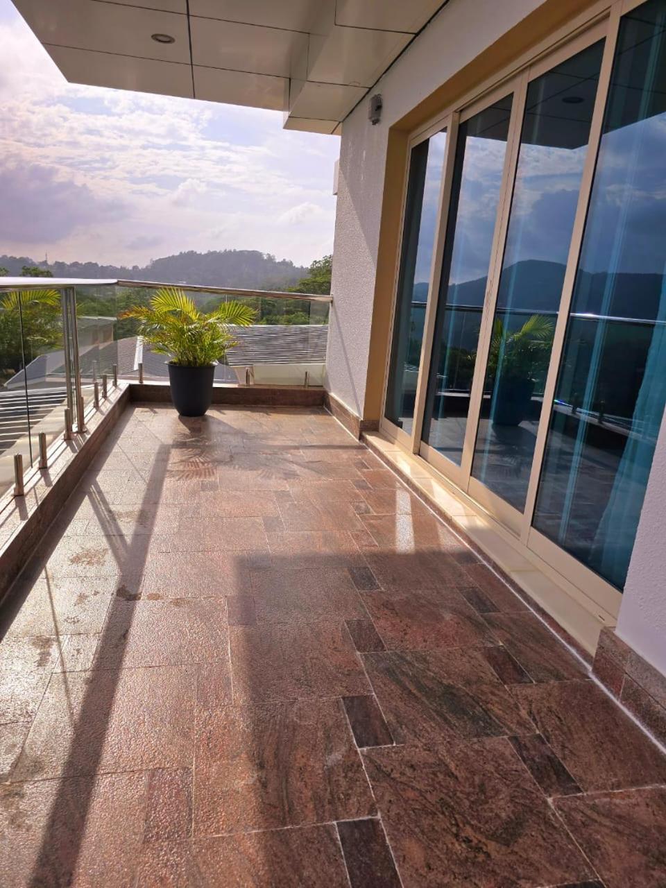 Ocean Pearl * Anse Royale